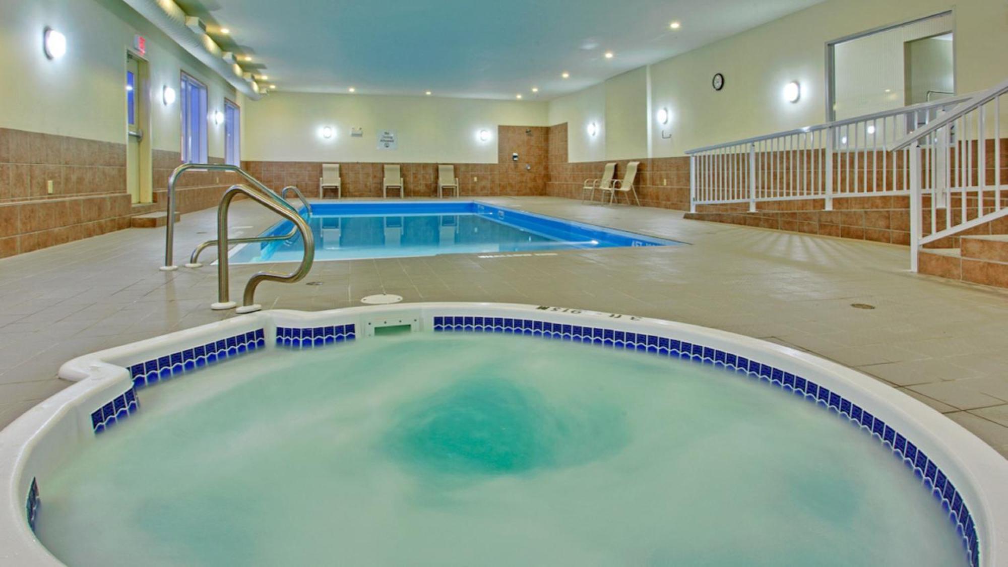 Holiday Inn Express Hotel & Suites Swift Current By Ihg Ngoại thất bức ảnh