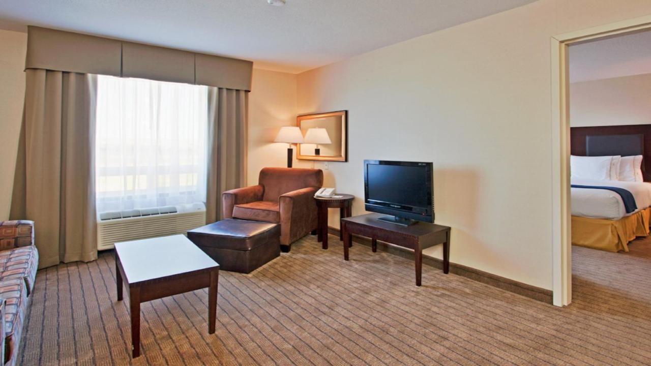 Holiday Inn Express Hotel & Suites Swift Current By Ihg Ngoại thất bức ảnh