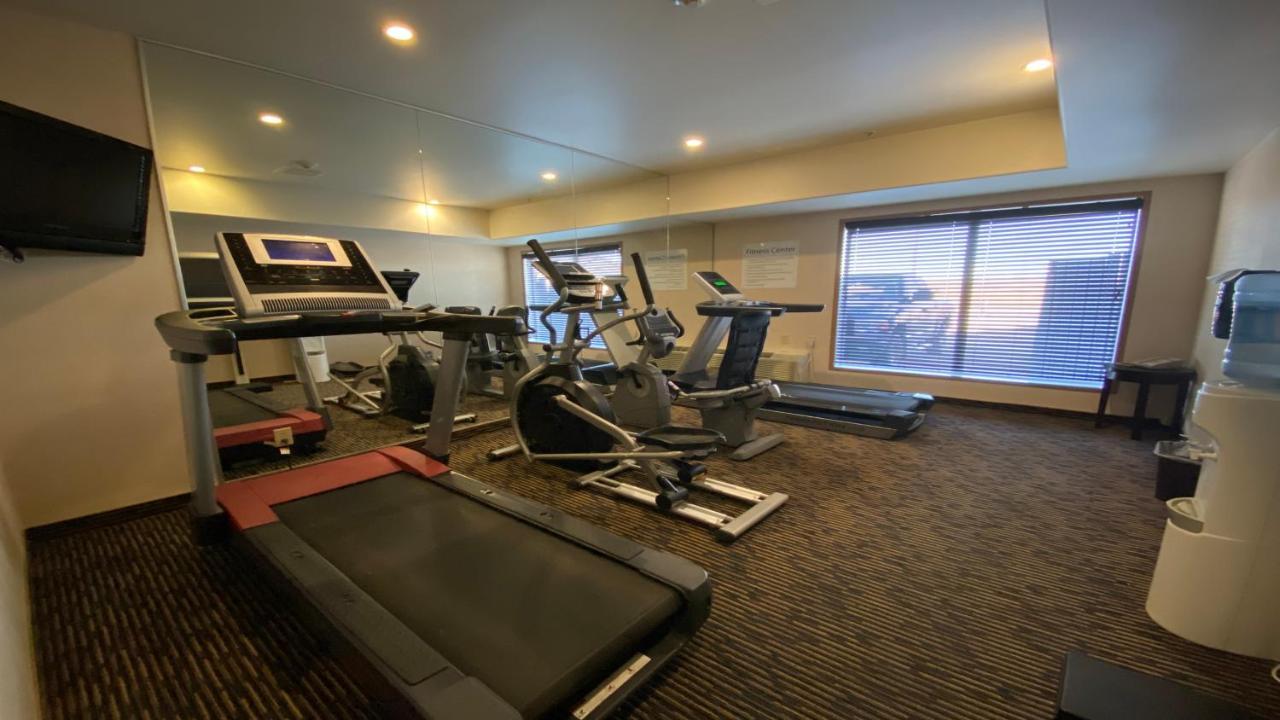 Holiday Inn Express Hotel & Suites Swift Current By Ihg Ngoại thất bức ảnh
