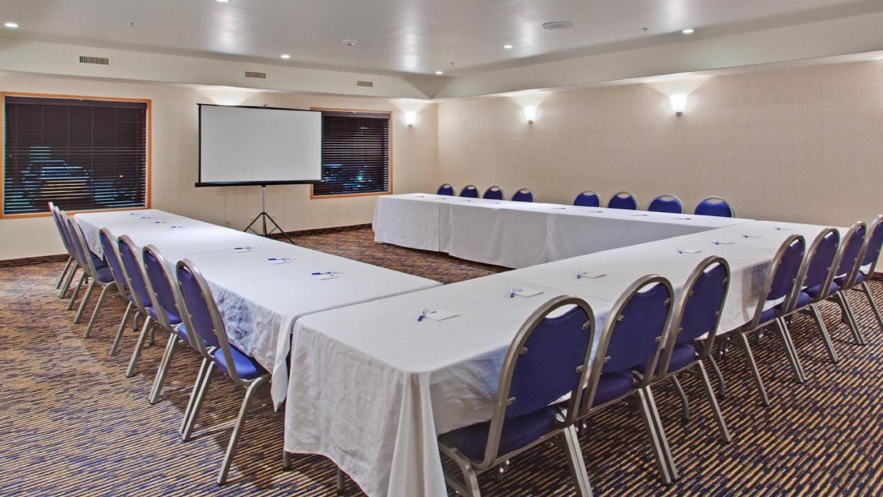 Holiday Inn Express Hotel & Suites Swift Current By Ihg Ngoại thất bức ảnh