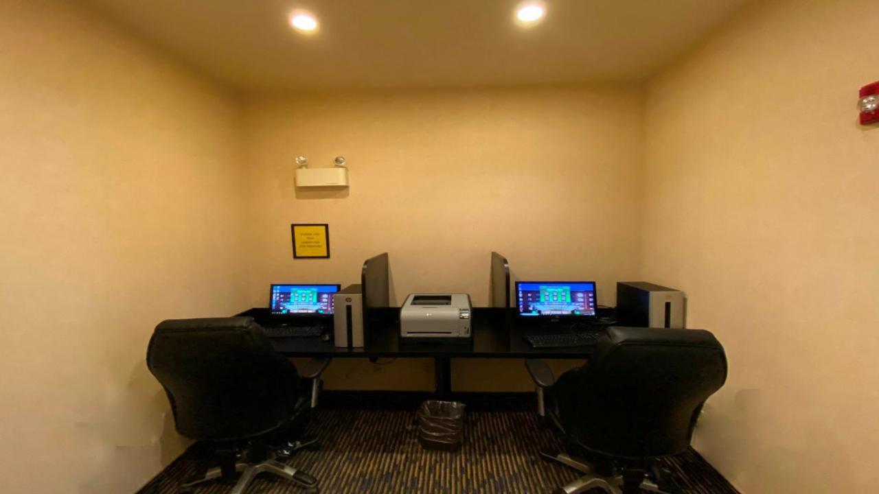 Holiday Inn Express Hotel & Suites Swift Current By Ihg Ngoại thất bức ảnh