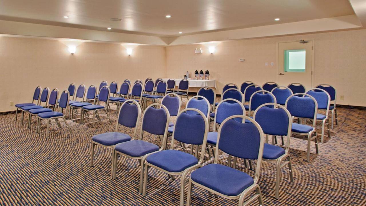 Holiday Inn Express Hotel & Suites Swift Current By Ihg Ngoại thất bức ảnh